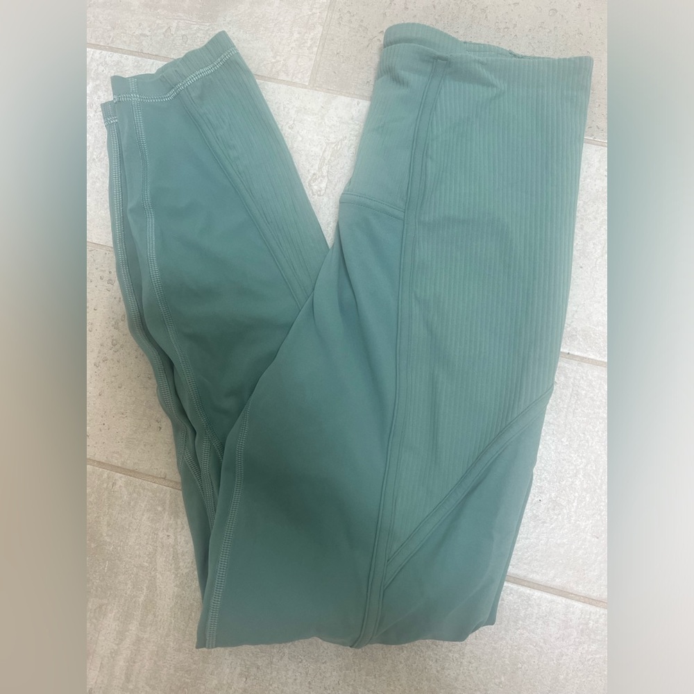 Excellent condition Lululemon leggings